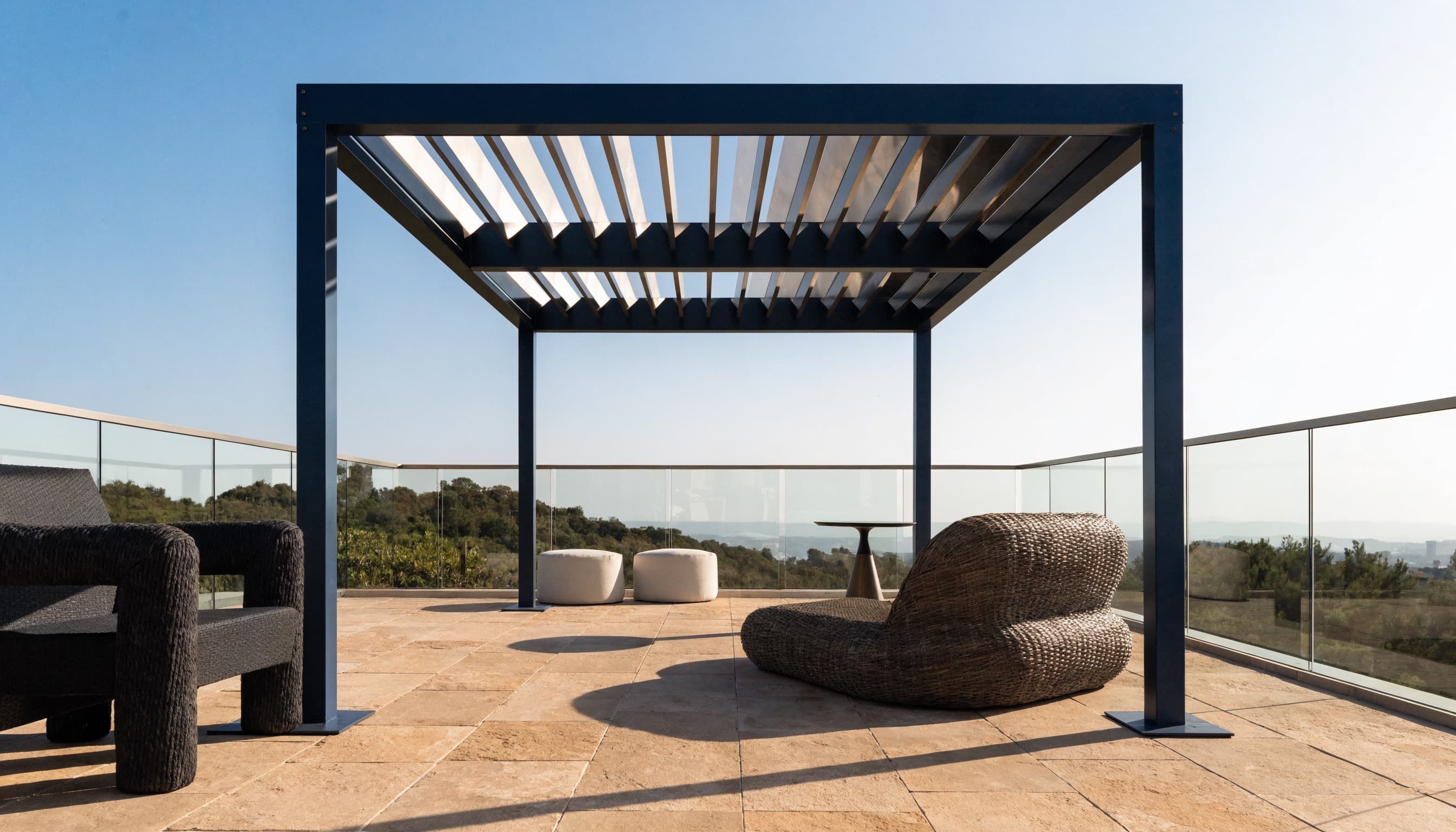 Bioklimatik & Motorlu Pergola Sistemleri — Eksen Cephe
